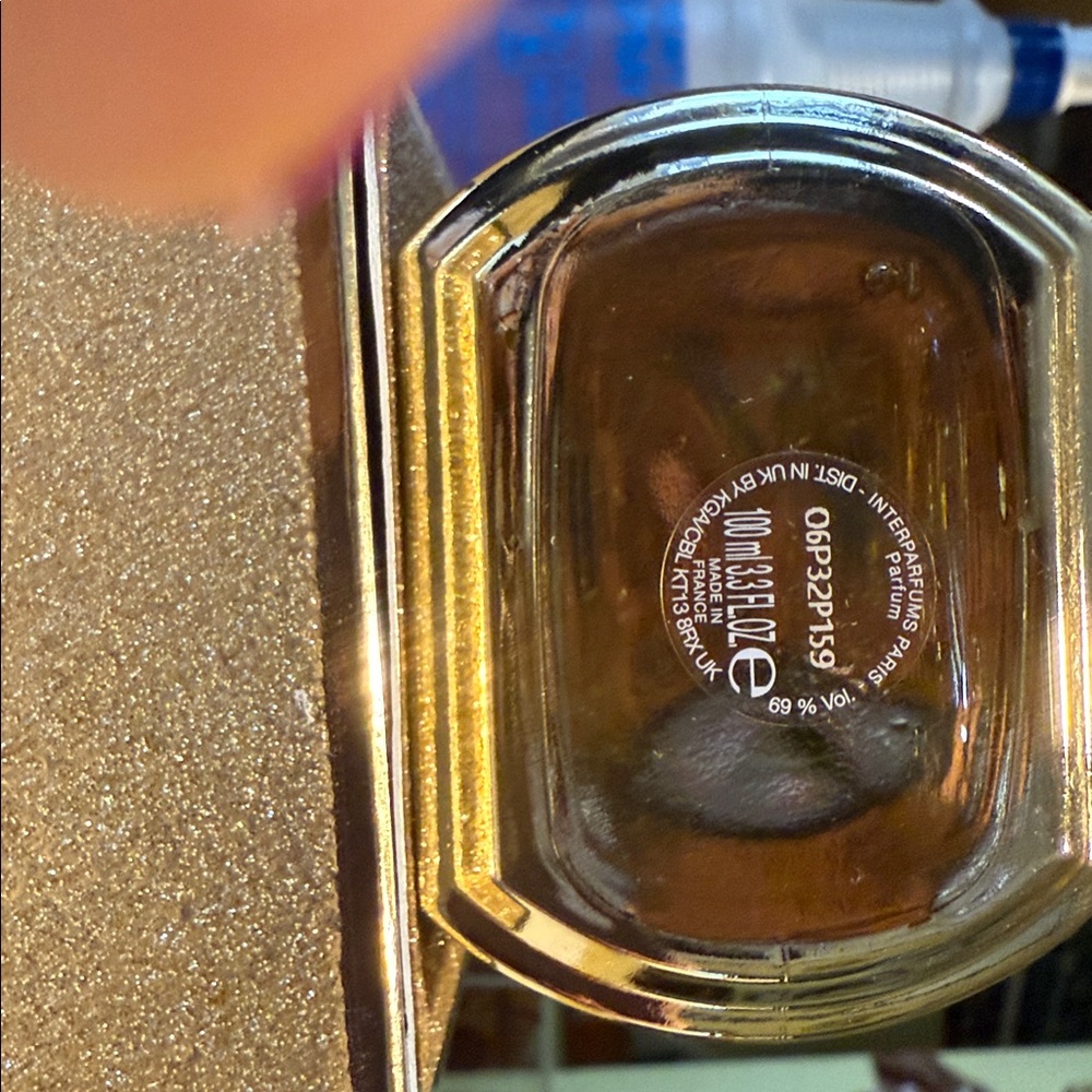 SALE!!!!! The original cost $185.00
Jimmy Choo Gold Textured Packaging - Picture 3 of 5